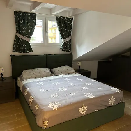 Laura Apricacasevacanze * Aprica
